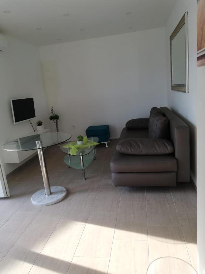 Apartmani Deluxe Jasenice  Exterior foto