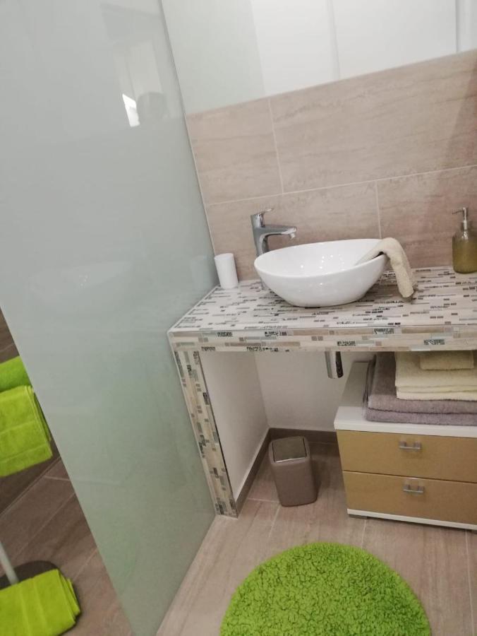 Apartmani Deluxe Jasenice  Exterior foto