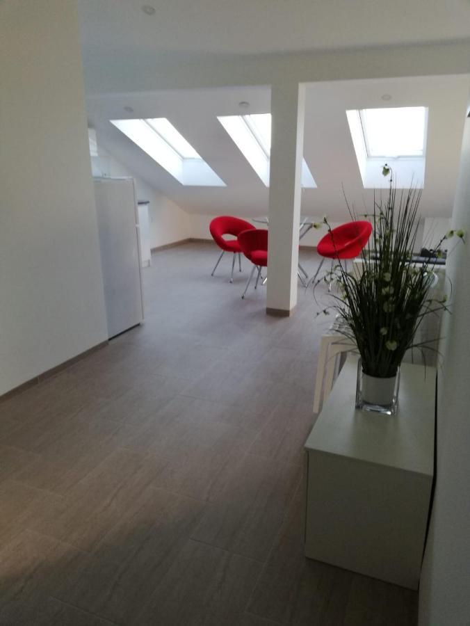 Apartmani Deluxe Jasenice  Exterior foto